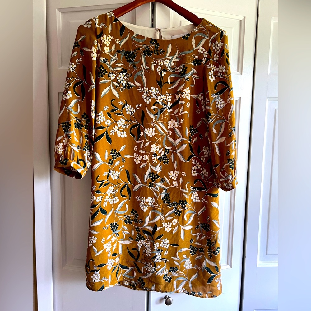 Amour Vert 100% silk dress size medium mustard gold mini shift floral design sm
